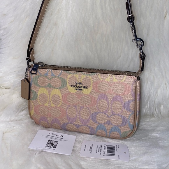 Coach - Picture 3 of 10